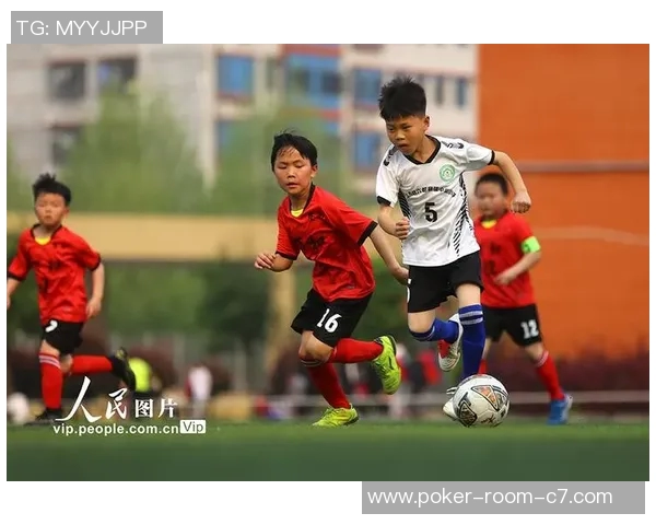 足球经理足球小将带你体验真实赛场的策略与激情，成就你的足球梦想之旅